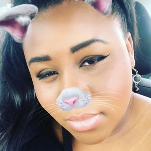 Meet your Posher, Candice